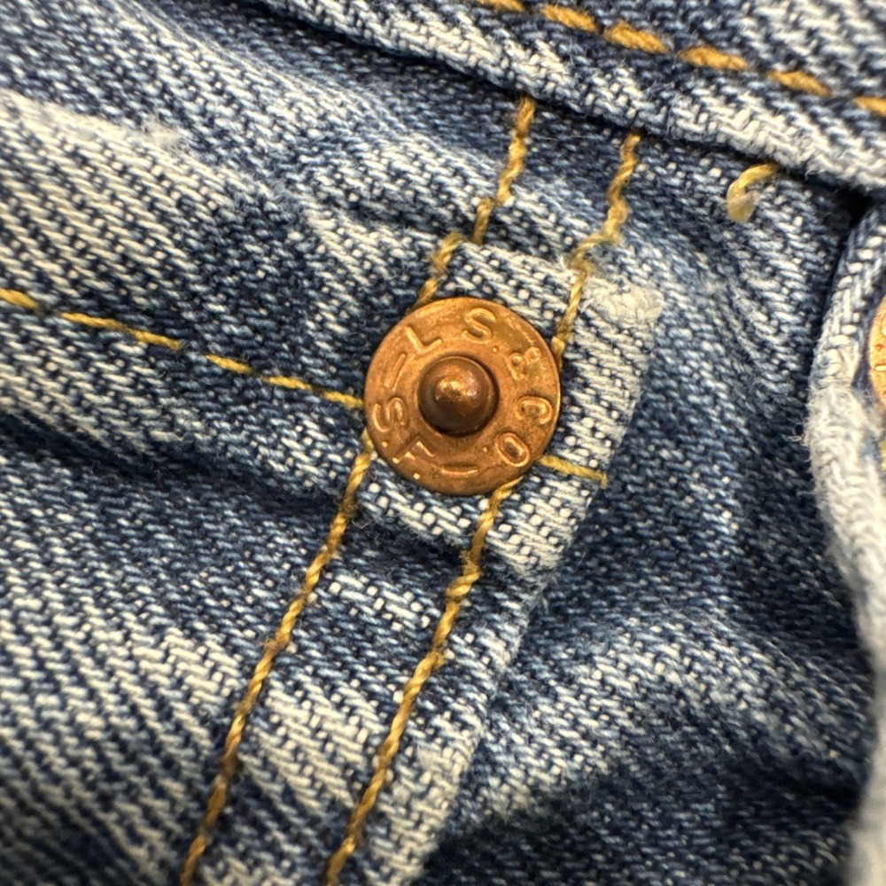 Levis 501 Jeans Mens 36x29 Blue Denim Pants Button Fly Straight Classic Faded‎ - Picture 6 of 16